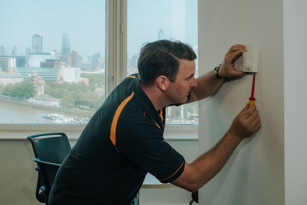 difference between a gas engineer and a plumber